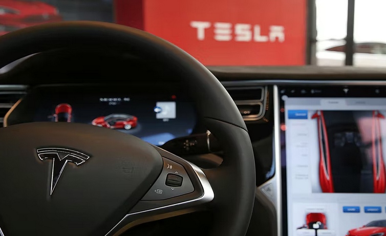 Tesla Investigated over Phantom Braking 416,000 Cars Involved