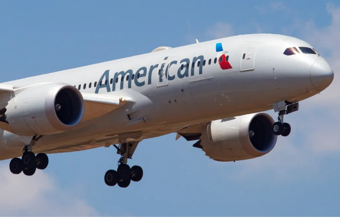 Man dies on American Airlines flight to Florida